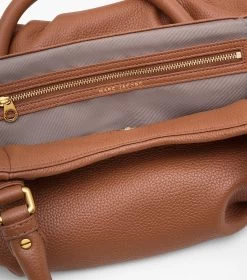 Marc Jacobs Re-Edition Fran Bag ARGAN OIL 23 Marc Jacobs Re-Edition Fran Bag ARGAN OIL -Fashion Store MJI 2F3HTT002H01 212 F8F8F8 1 1 ALT5