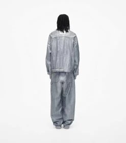 Marc Jacobs The Monogram Big Trucker MATTE SILVER -Fashion Store MJI 2F3RJC005D14 051 F8F8F8 1 1 ALT7