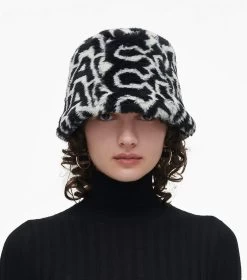Marc Jacobs The Monogram Teddy Bucket Hat BLACK/IVORY -Fashion Store MJI 2F3RRA009W17 004 F8F8F8 1 1 ALT1