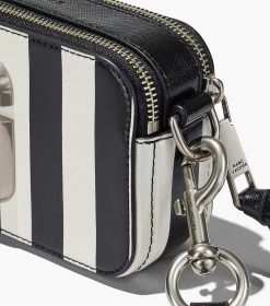 Marc Jacobs The Striped Snapshot BLACK/WHITE -Fashion Store MJI 2P3HCR001H01 005 F8F8F8 1 1 ALT5