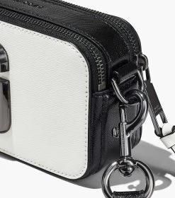 Marc Jacobs The Bi-Color Snapshot BLACK/WHITE 16 Marc Jacobs The Bi-Color Snapshot BLACK/WHITE -Fashion Store MJI 2P3HCR005H01 005 F8F8F8 1 1 ALT5