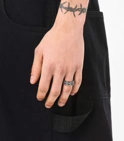 Marc Jacobs The Monogram Engraved Ring AGED SILVER -Fashion Store MJI 2P3JRN001J23 045 F8F8F8 1 1 ALT1