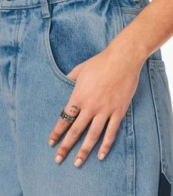 Marc Jacobs The Monogram Engraved Ring AGED SILVER -Fashion Store MJI 2P3JRN001J23 045 F8F8F8 1 1 ALT3