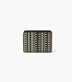 Marc Jacobs The Monogram Mini Compact Wallet BLACK/WHITE 11 Marc Jacobs The Monogram Mini Compact Wallet BLACK/WHITE -Fashion Store MJI 2P3SMP054S01 005 F8F8F8 1 1 MAIN 2