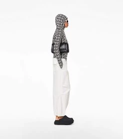 Marc Jacobs The Barcode Pillow Bag BLACK -Fashion Store MJI 2S3HSH002H03 001 F8F8F8 1 1 ALT1