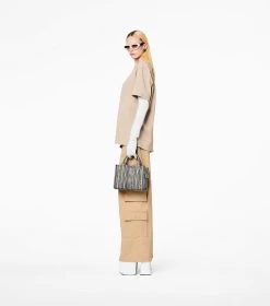 Marc Jacobs The Monogram Leather Small Tote Bag BLACK/WHITE -Fashion Store MJI 2S3HTT001H03 005 F8F8F8 1 1 ALT3