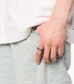 Marc Jacobs The Barcode Monogram ID Chain Ring AGED SILVER -Fashion Store MJI 2S3JRN001J21 045 F8F8F8 1 1 ALT1