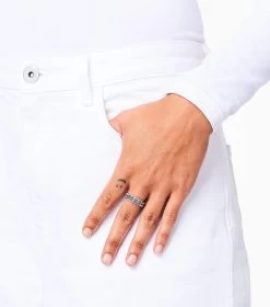 Marc Jacobs The Barcode Monogram ID Chain Ring AGED SILVER -Fashion Store MJI 2S3JRN001J21 045 F8F8F8 1 1 ALT4