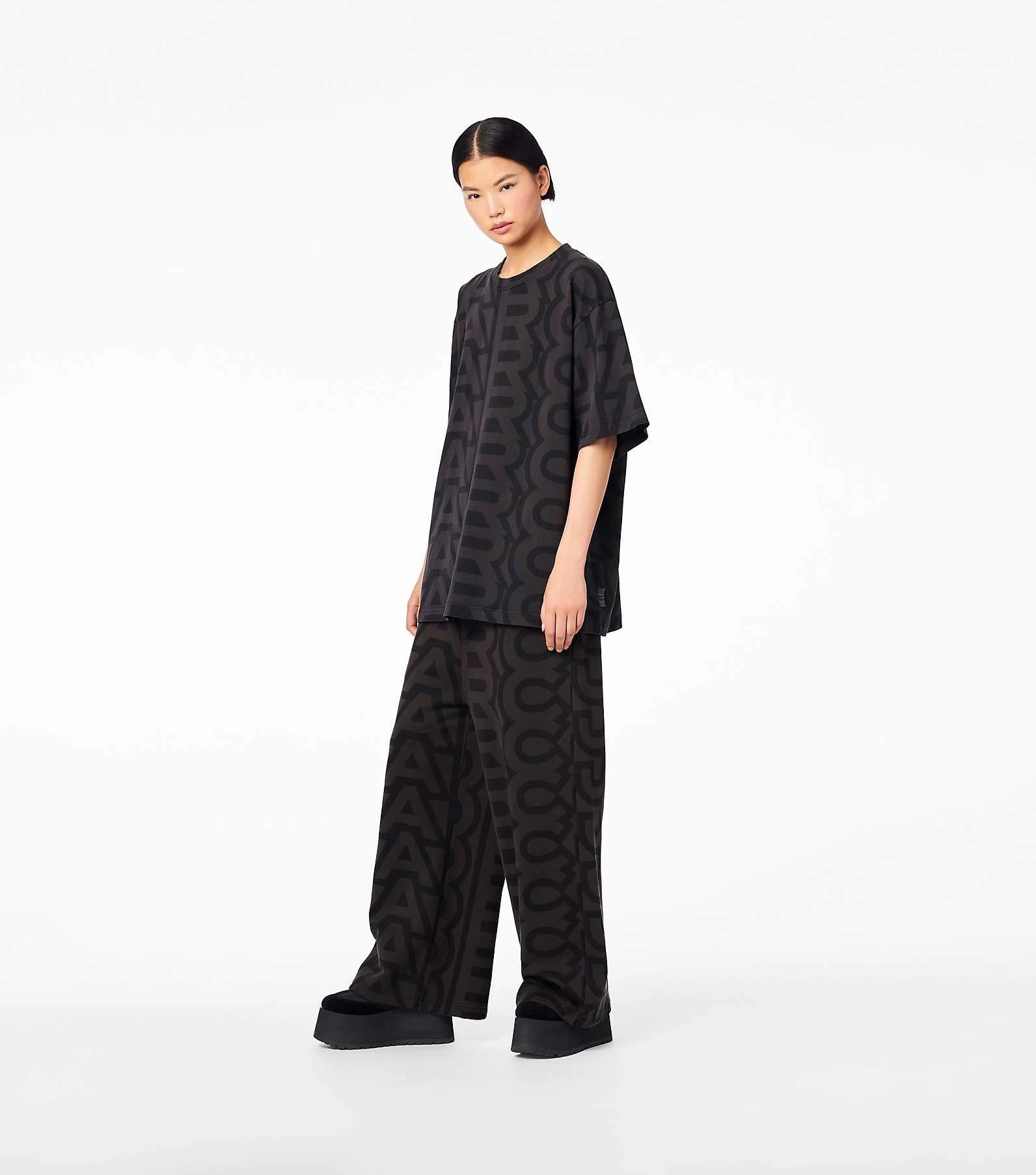 Marc Jacobs The Monogram Big T-Shirt BLACK/CHARCOAL 10 Marc Jacobs The Monogram Big T-Shirt BLACK/CHARCOAL - Image 8