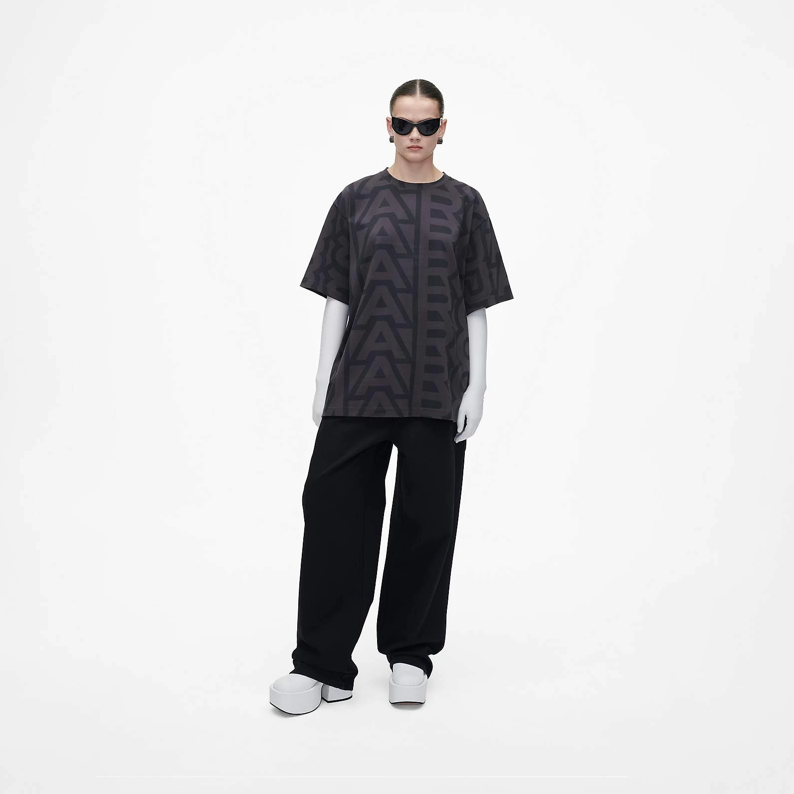Marc Jacobs The Monogram Big T-Shirt BLACK/CHARCOAL 3 Marc Jacobs The Monogram Big T-Shirt BLACK/CHARCOAL