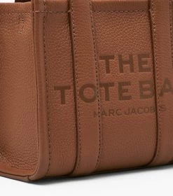 Marc Jacobs The Leather Mini Tote Bag ARGAN OIL 34 Marc Jacobs The Leather Mini Tote Bag ARGAN OIL -Fashion Store MJI H053L01RE22 212 F8F8F8 1 1 ALT6