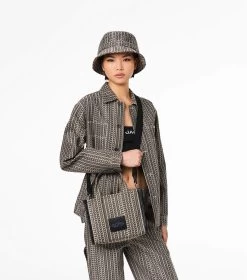 Marc Jacobs The Monogram Small Tote Bag BEIGE MULTI 19 Marc Jacobs The Monogram Small Tote Bag BEIGE MULTI -Fashion Store MJI H077M01RE21 261 F8F8F8 1 1 ALT7