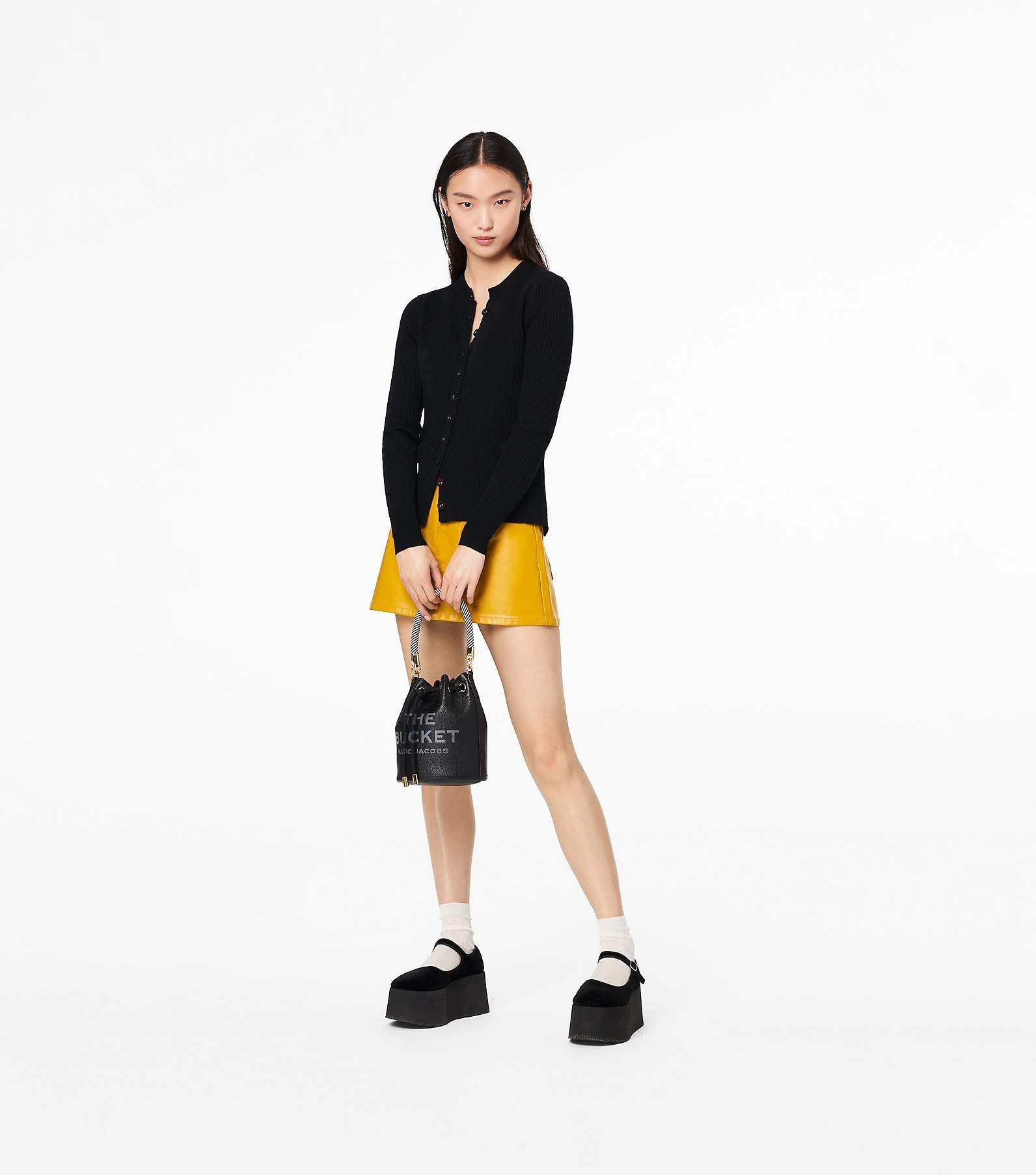 Marc Jacobs The Leather Bucket Bag BLACK 15 Marc Jacobs The Leather Bucket Bag BLACK - Image 13