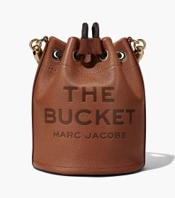 Marc Jacobs The Leather Bucket Bag ARGAN OIL -Fashion Store MJI H652L01PF22 212 F8F8F8 1 1 ALT4