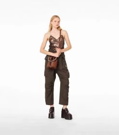 Marc Jacobs The Leather Bucket Bag ARGAN OIL -Fashion Store MJI H652L01PF22 212 F8F8F8 1 1 ALT6