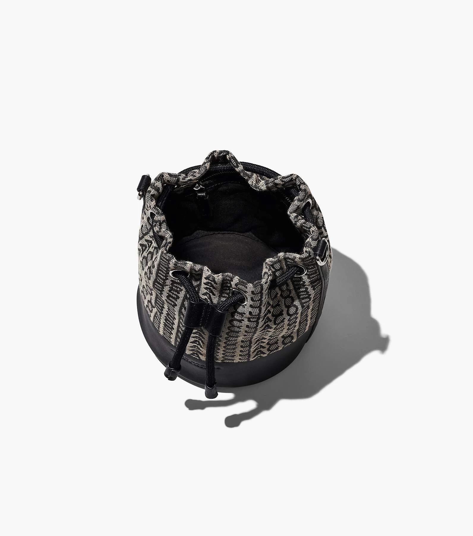 Marc Jacobs The Monogram Bucket Bag BEIGE MULTI 9 Marc Jacobs The Monogram Bucket Bag BEIGE MULTI - Image 7