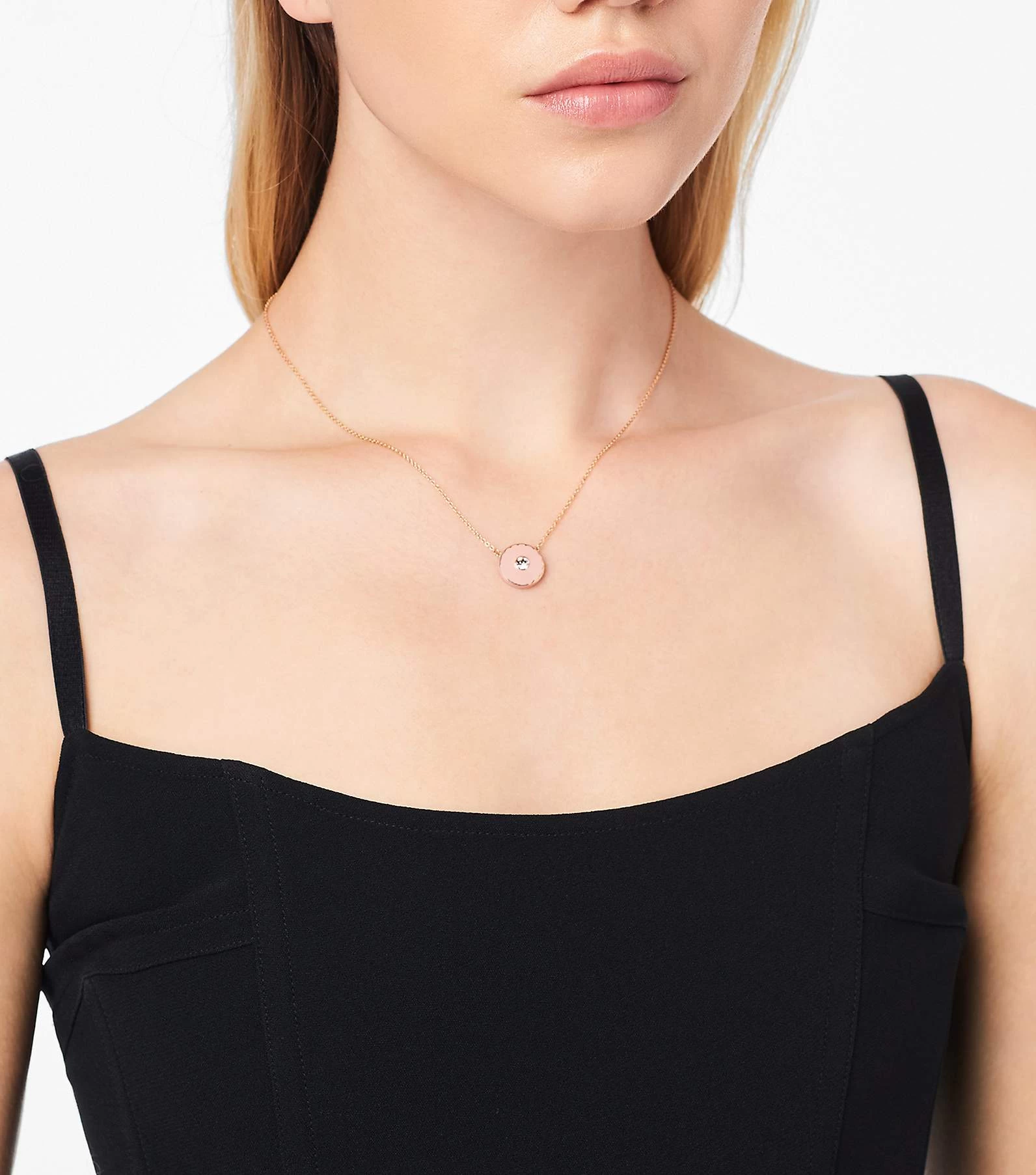 Marc Jacobs The Medallion Pendant SAND/ROSE GOLD 8 Marc Jacobs The Medallion Pendant SAND/ROSE GOLD - Image 6