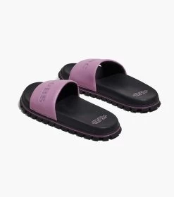 Marc Jacobs The Leather Slide LILAS -Fashion Store MJI M9002407 993 F8F8F8 1 1 ALT2