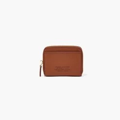 Marc Jacobs The Leather Zip Around Wallet ARGAN OIL 10 Marc Jacobs The Leather Zip Around Wallet ARGAN OIL -Fashion Store MJI S134L01RE22 212 F8F8F8 1 1 MAIN