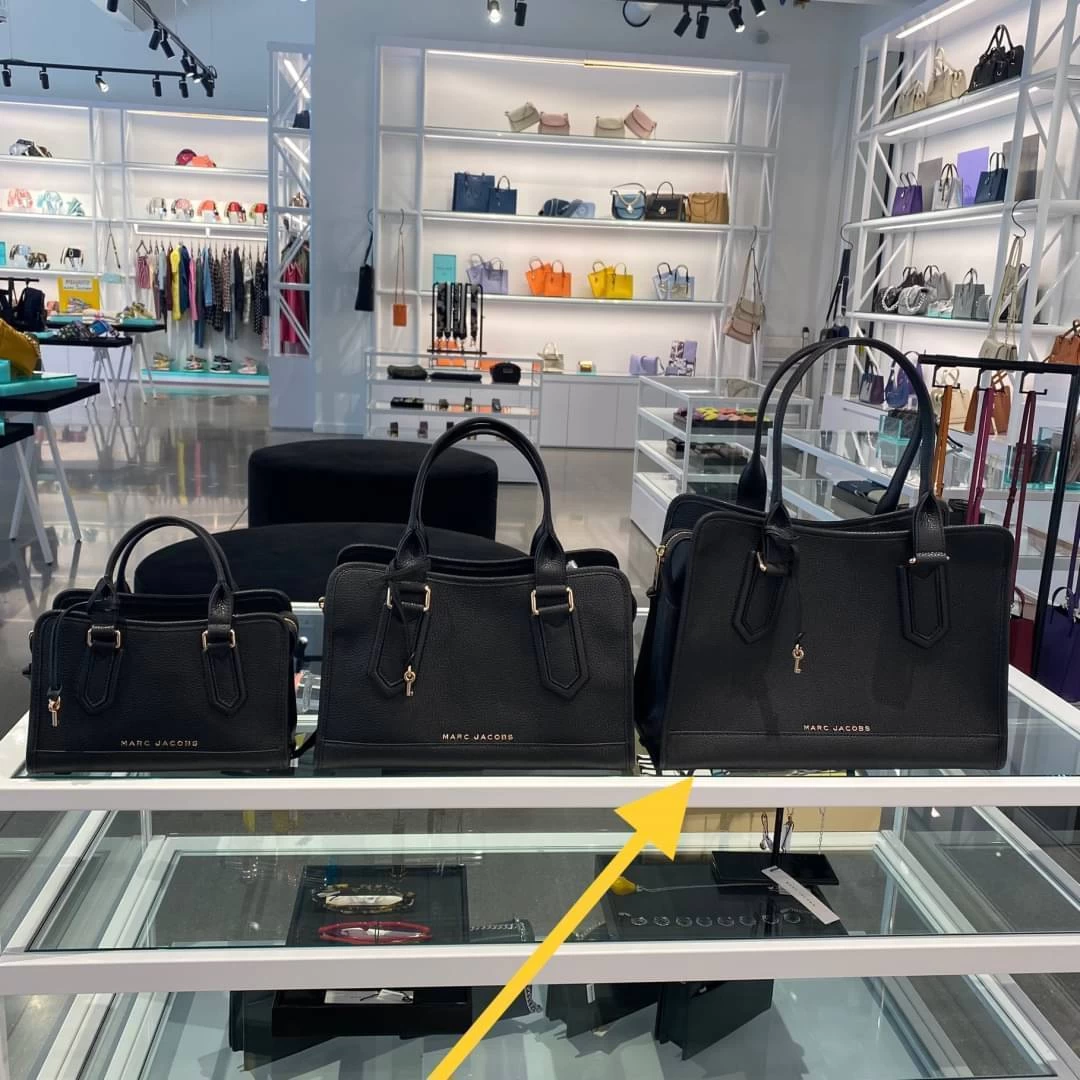 MARC JACOBS | Unisex A4 Plain Logo Totes 5 MARC JACOBS | Unisex A4 Plain Logo Totes - Image 3