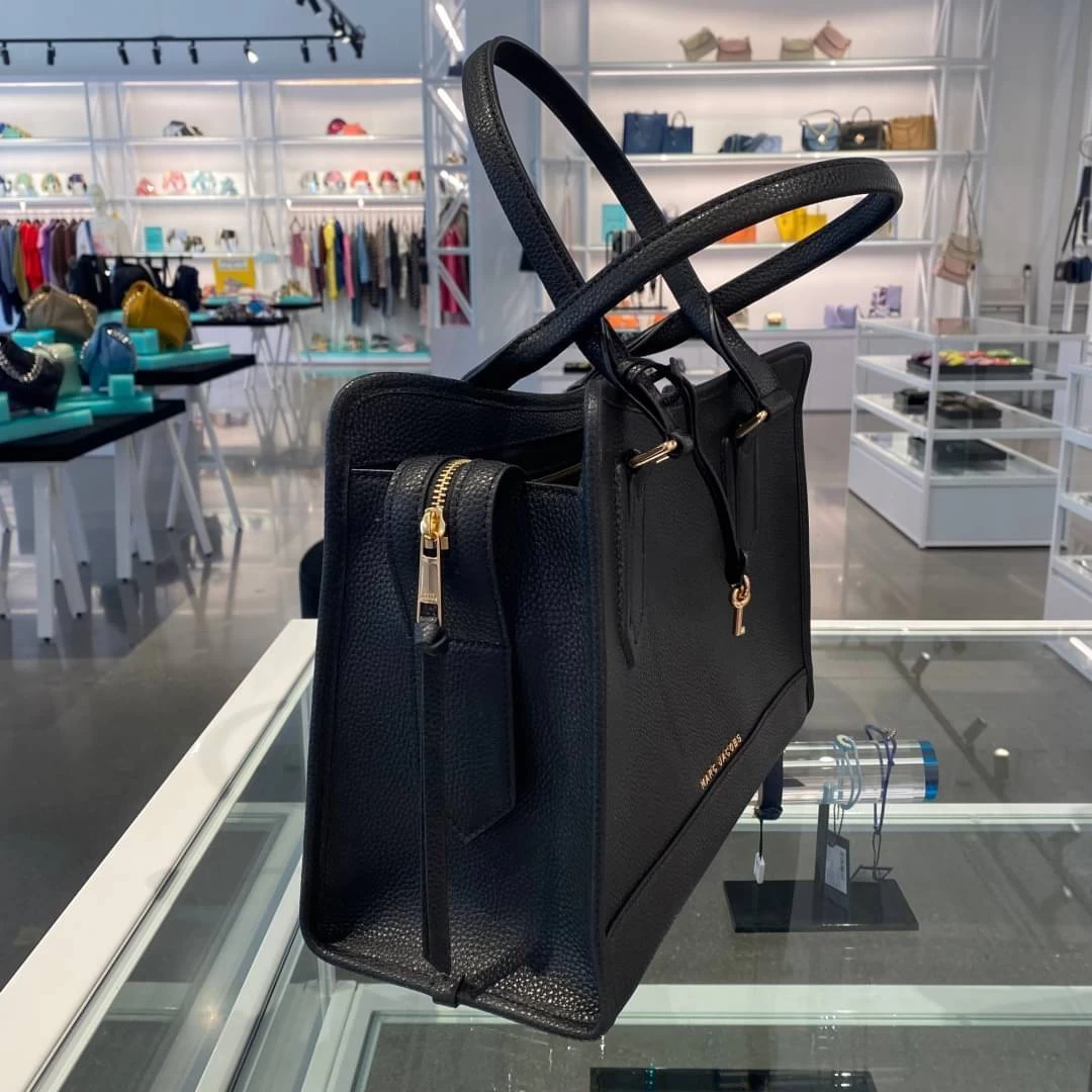 MARC JACOBS | Unisex A4 Plain Logo Totes 9 MARC JACOBS | Unisex A4 Plain Logo Totes - Image 7