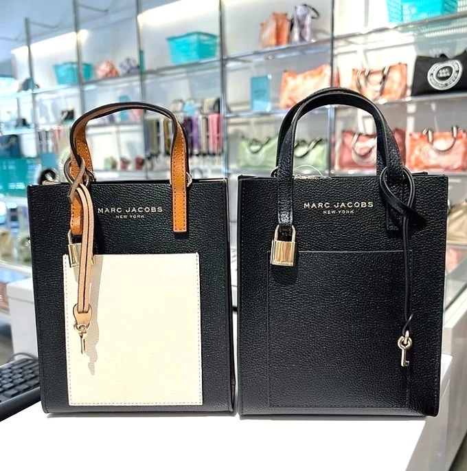 MARC JACOBS | Unisex Faux Fur 2WAY Plain PVC Clothing Small Shoulder Bag 4 MARC JACOBS | Unisex Faux Fur 2WAY Plain PVC Clothing Small Shoulder Bag - Image 2