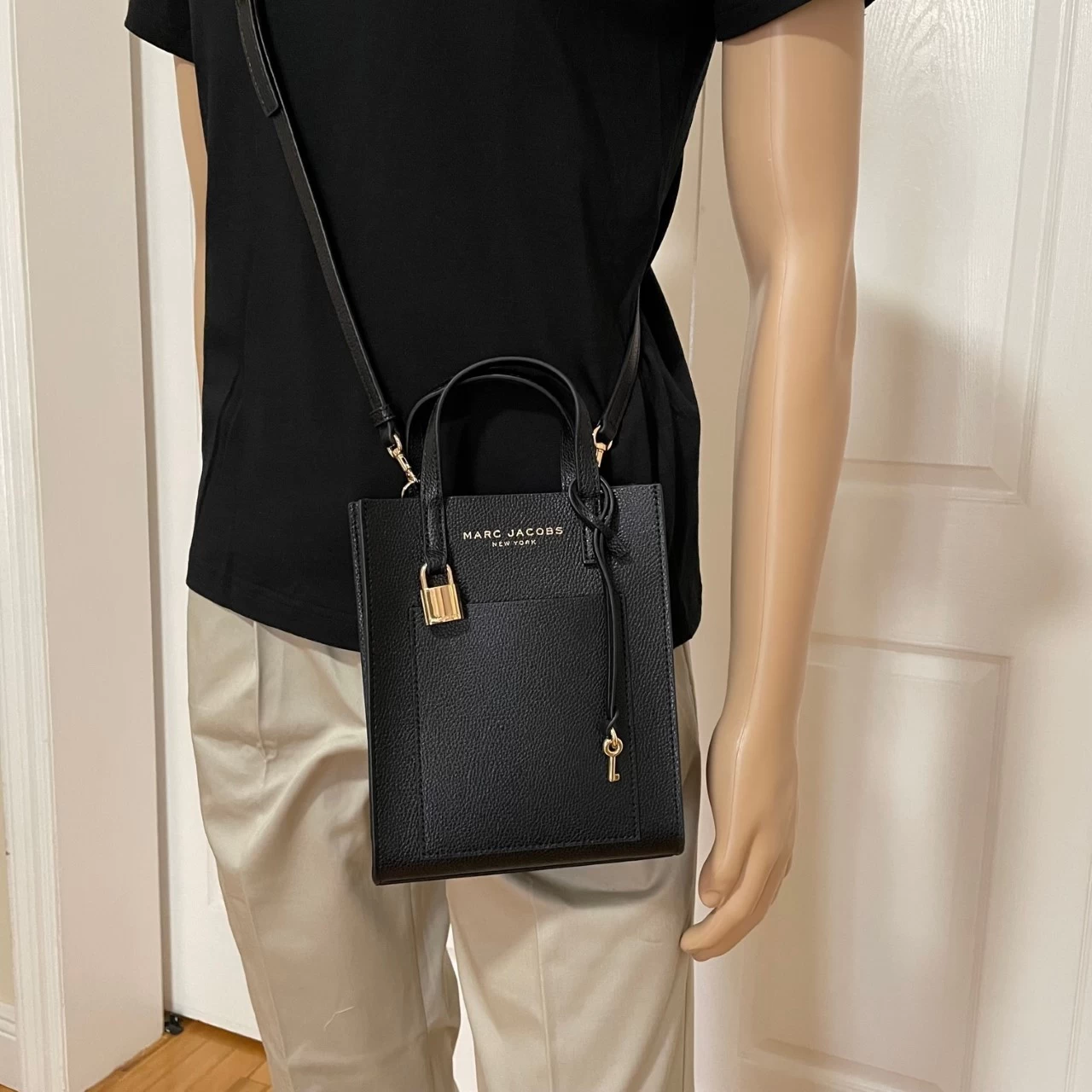 MARC JACOBS | Unisex Faux Fur 2WAY Plain PVC Clothing Small Shoulder Bag 6 MARC JACOBS | Unisex Faux Fur 2WAY Plain PVC Clothing Small Shoulder Bag - Image 4