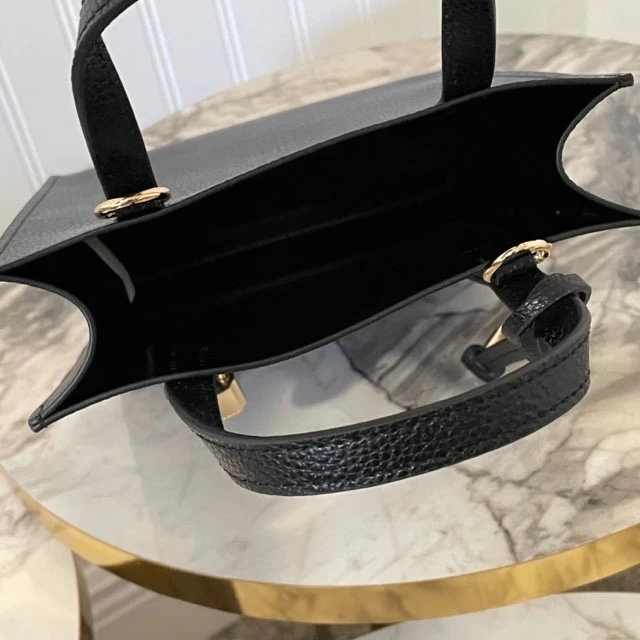 MARC JACOBS | Unisex Faux Fur 2WAY Plain PVC Clothing Small Shoulder Bag 14 MARC JACOBS | Unisex Faux Fur 2WAY Plain PVC Clothing Small Shoulder Bag - Image 12