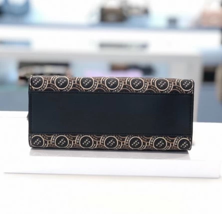 MARC JACOBS | Monogram Unisex Canvas 2WAY Leather Logo Totes 8 MARC JACOBS | Monogram Unisex Canvas 2WAY Leather Logo Totes - Image 6