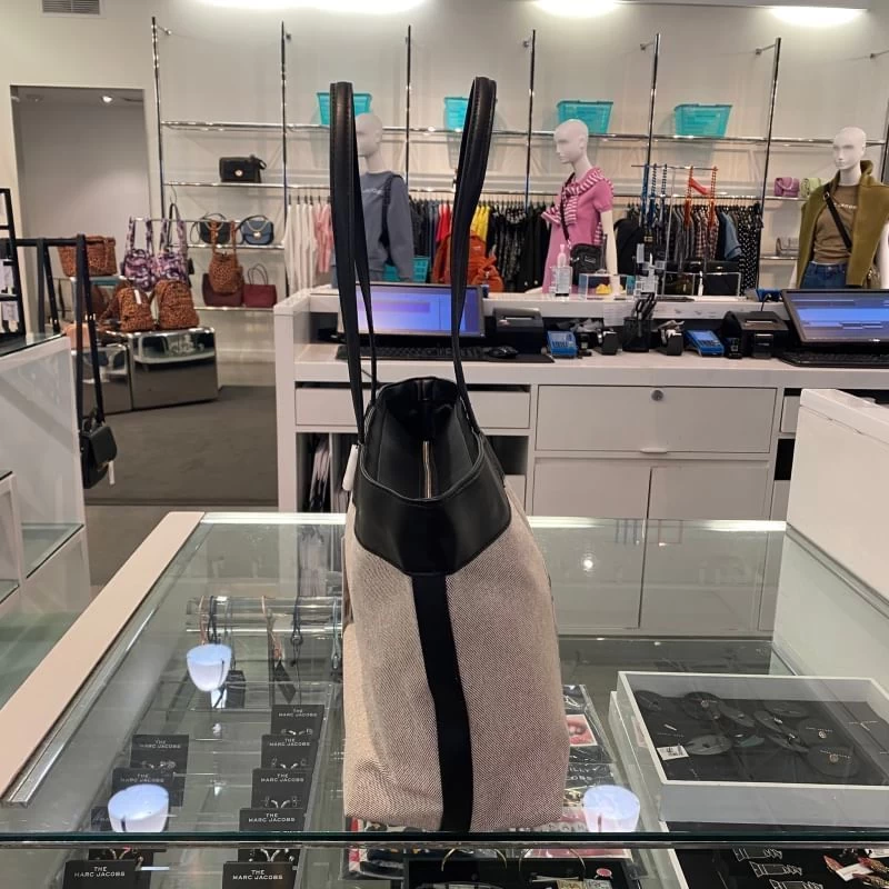 MARC JACOBS | Unisex Canvas Faux Fur A4 Plain PVC Clothing Logo Outlet 5 MARC JACOBS | Unisex Canvas Faux Fur A4 Plain PVC Clothing Logo Outlet - Image 3