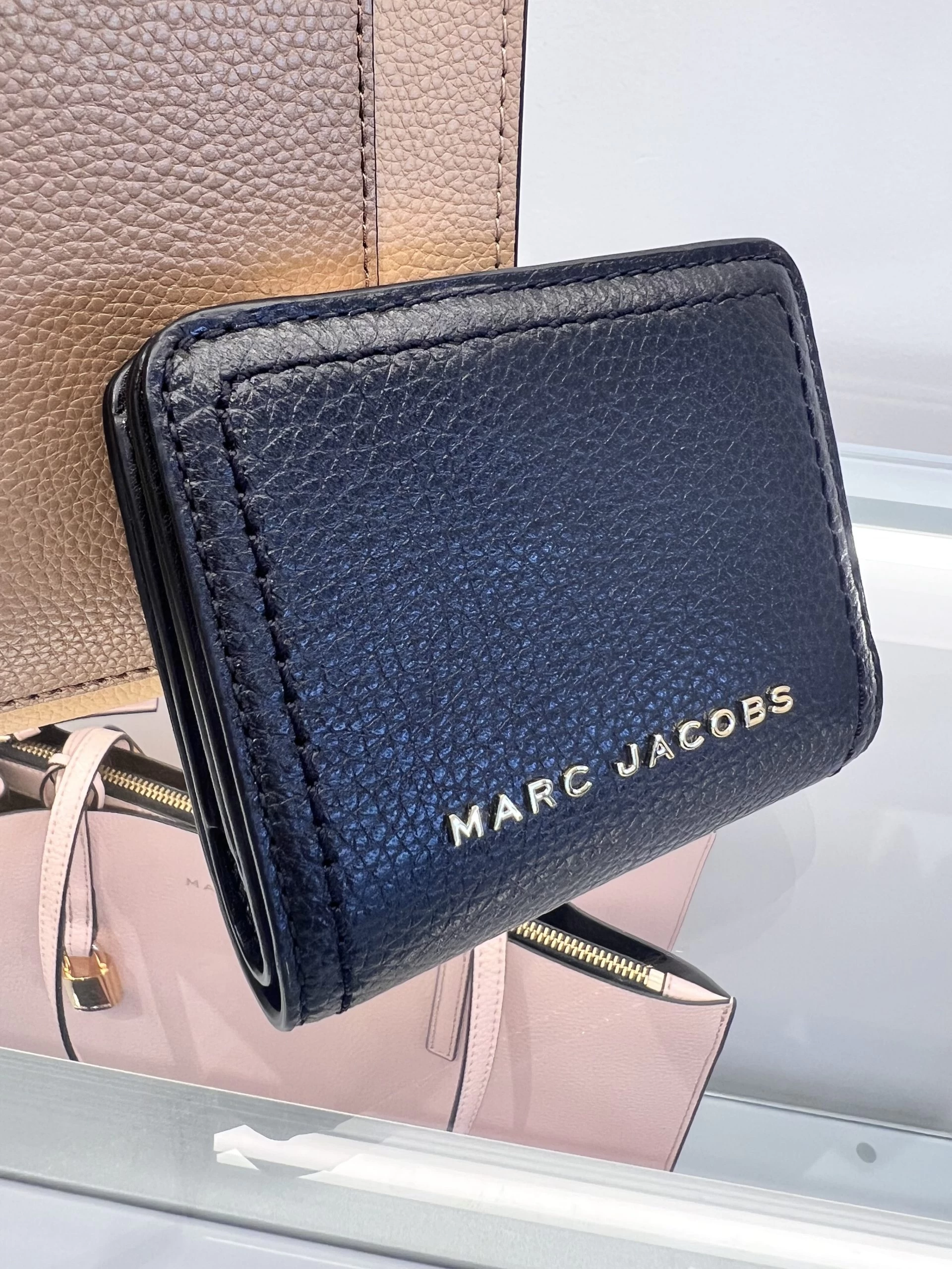 MARC JACOBS | Plain Leather Folding Wallet Small Wallet Logo 4 MARC JACOBS | Plain Leather Folding Wallet Small Wallet Logo - Image 2