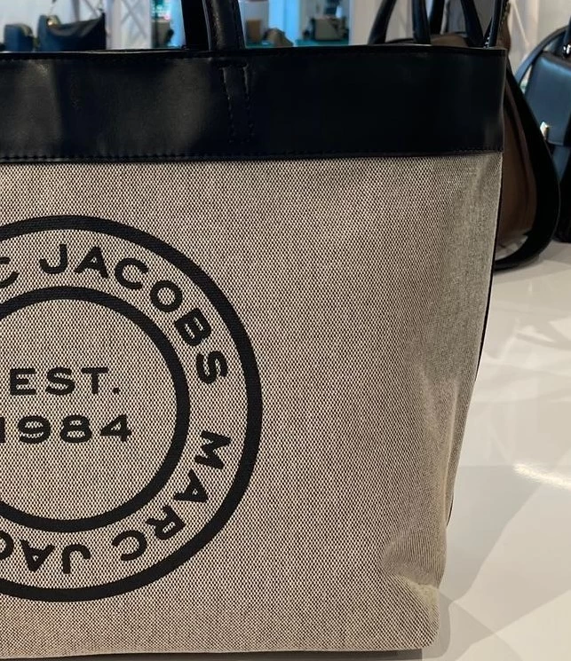 MARC JACOBS | Unisex Canvas Faux Fur A4 Plain PVC Clothing Logo Outlet 10 MARC JACOBS | Unisex Canvas Faux Fur A4 Plain PVC Clothing Logo Outlet - Image 8