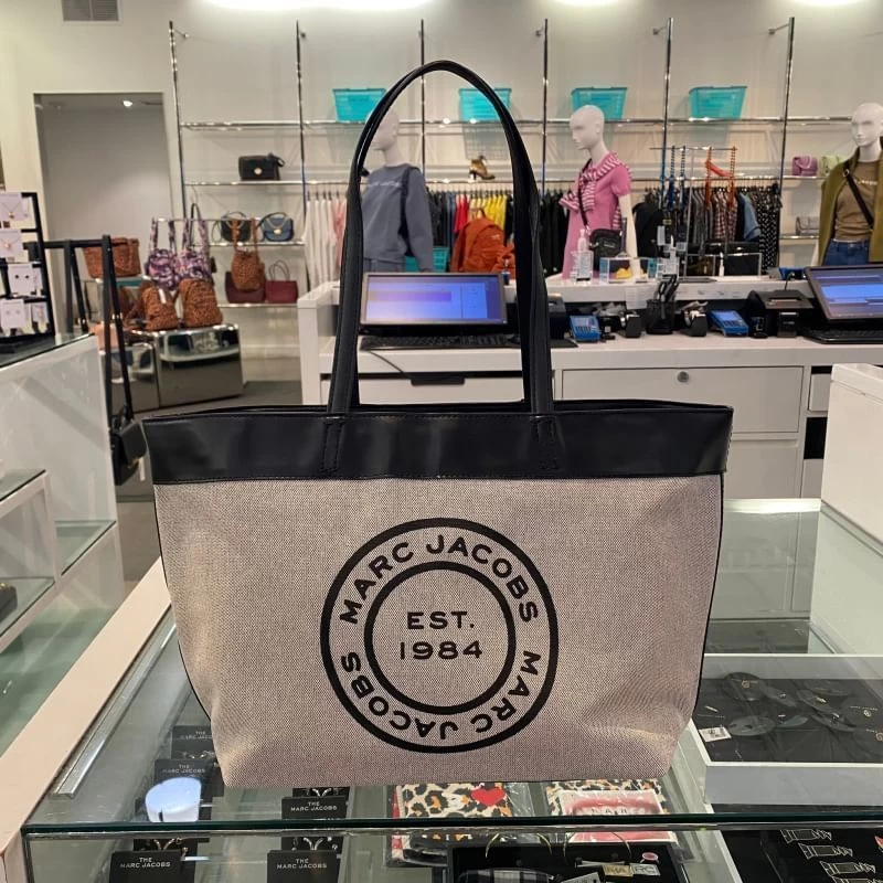 MARC JACOBS | Unisex Canvas Faux Fur A4 Plain PVC Clothing Logo Outlet 11 MARC JACOBS | Unisex Canvas Faux Fur A4 Plain PVC Clothing Logo Outlet - Image 9