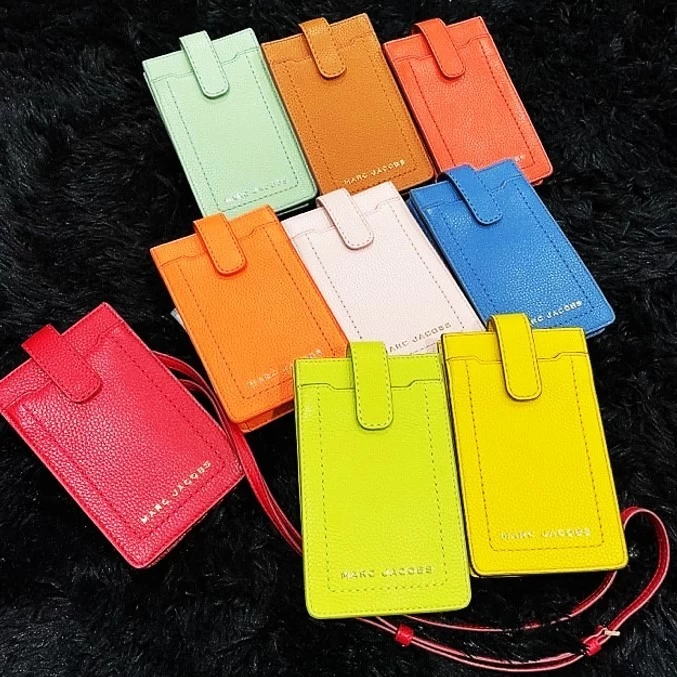 MARC JACOBS | Unisex Street Style Plain Leather IPhone 8 IPhone 8 Plus 3 MARC JACOBS | Unisex Street Style Plain Leather IPhone 8 IPhone 8 Plus