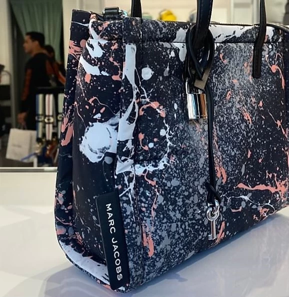 MARC JACOBS | Unisex Nylon Street Style 2WAY Logo Skater Style Outlet 10 MARC JACOBS | Unisex Nylon Street Style 2WAY Logo Skater Style Outlet - Image 8