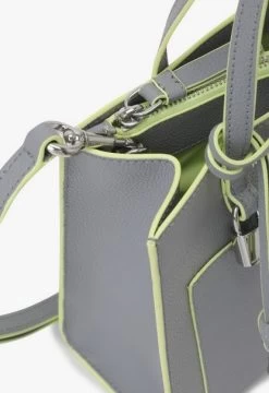 MARC JACOBS | Unisex Faux Fur 2WAY Plain PVC Clothing Logo 17 MARC JACOBS | Unisex Faux Fur 2WAY Plain PVC Clothing Logo -Fashion Store org 276