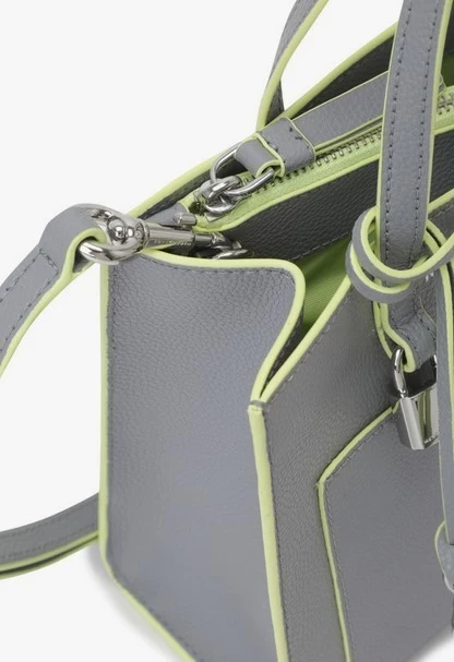 MARC JACOBS | Unisex Faux Fur 2WAY Plain PVC Clothing Logo 10 MARC JACOBS | Unisex Faux Fur 2WAY Plain PVC Clothing Logo - Image 8