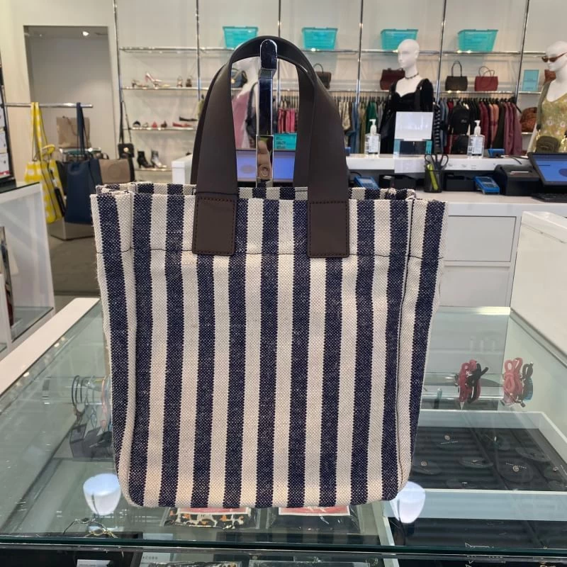 MARC JACOBS | Stripes Unisex Canvas A4 Logo Outlet Totes 7 MARC JACOBS | Stripes Unisex Canvas A4 Logo Outlet Totes - Image 5