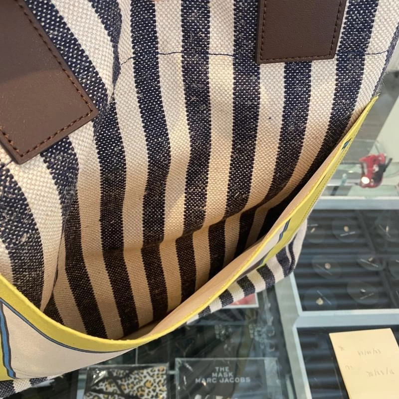 MARC JACOBS | Stripes Unisex Canvas A4 Logo Outlet Totes 8 MARC JACOBS | Stripes Unisex Canvas A4 Logo Outlet Totes - Image 6