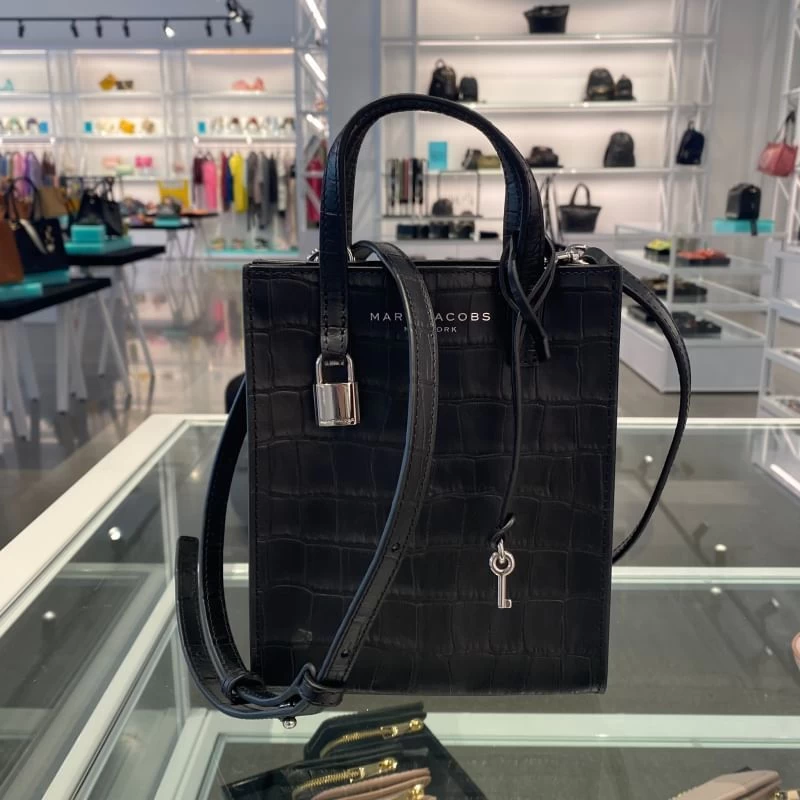 MARC JACOBS | Unisex Crocodile Faux Fur 2WAY Other Animal Patterns 5 MARC JACOBS | Unisex Crocodile Faux Fur 2WAY Other Animal Patterns - Image 3