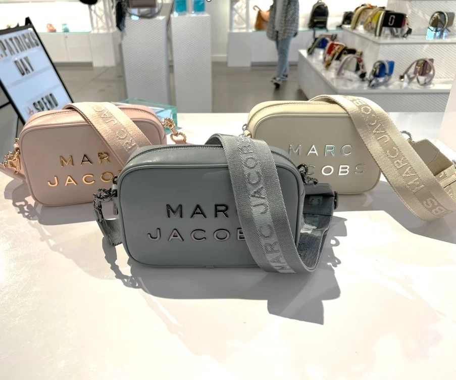 MARC JACOBS | Unisex 2WAY Plain Logo Messenger & Shoulder Bags 4 MARC JACOBS | Unisex 2WAY Plain Logo Messenger & Shoulder Bags - Image 2