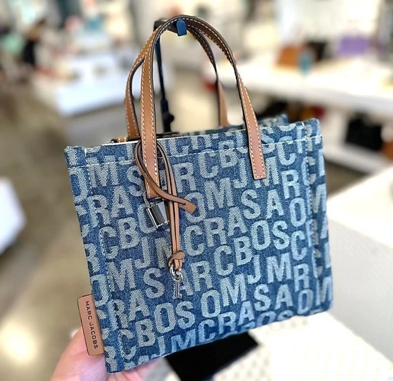 MARC JACOBS | Monogram Unisex Canvas 2WAY Logo Totes 3 MARC JACOBS | Monogram Unisex Canvas 2WAY Logo Totes