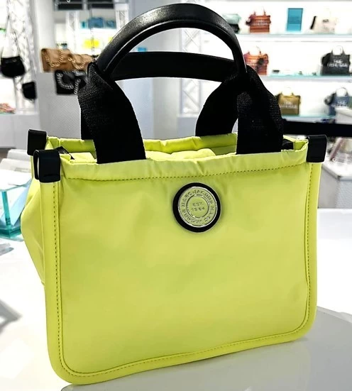 MARC JACOBS | Unisex Nylon Logo Totes 3 MARC JACOBS | Unisex Nylon Logo Totes