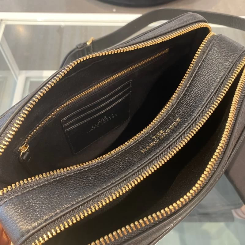 MARC JACOBS | Street Style 2WAY Plain Logo Messenger & Shoulder Bags 5 MARC JACOBS | Street Style 2WAY Plain Logo Messenger & Shoulder Bags - Image 3