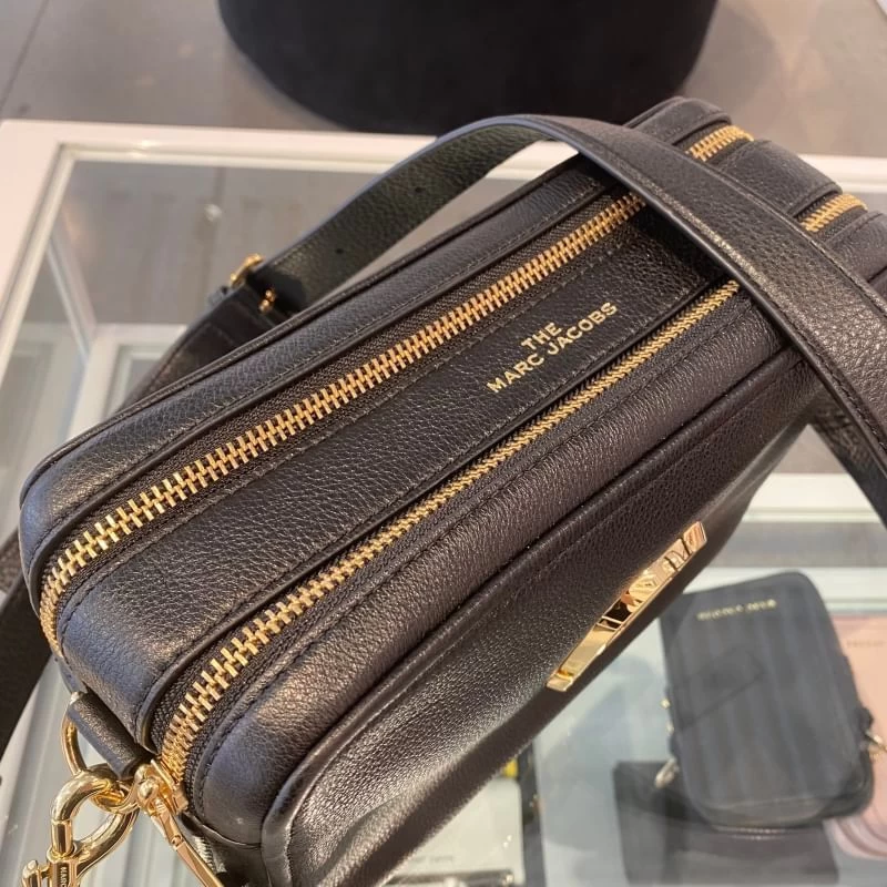 MARC JACOBS | Street Style 2WAY Plain Logo Messenger & Shoulder Bags 7 MARC JACOBS | Street Style 2WAY Plain Logo Messenger & Shoulder Bags - Image 5