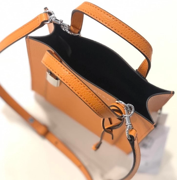 MARC JACOBS | Unisex Faux Fur 2WAY Plain Totes 4 MARC JACOBS | Unisex Faux Fur 2WAY Plain Totes - Image 2