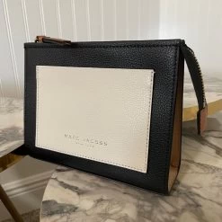 MARC JACOBS | Unisex Plain Logo Clutches -Fashion Store org 562