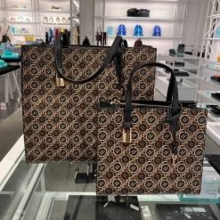 MARC JACOBSÂ |Â Monogram Unisex A4 Logo Totes