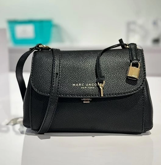 MARC JACOBS | Unisex 2WAY Leather Logo Messenger & Shoulder Bags 6 MARC JACOBS | Unisex 2WAY Leather Logo Messenger & Shoulder Bags - Image 4