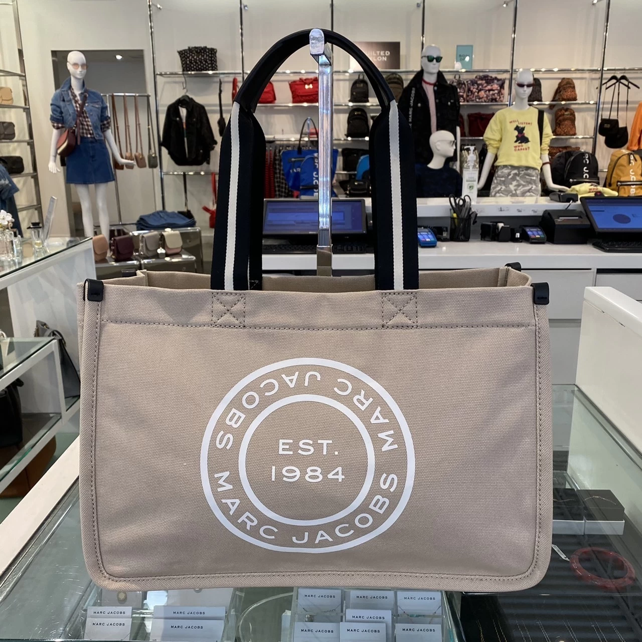 MARC JACOBS | Unisex Canvas A4 Plain Leather Logo Totes 9 MARC JACOBS | Unisex Canvas A4 Plain Leather Logo Totes - Image 7